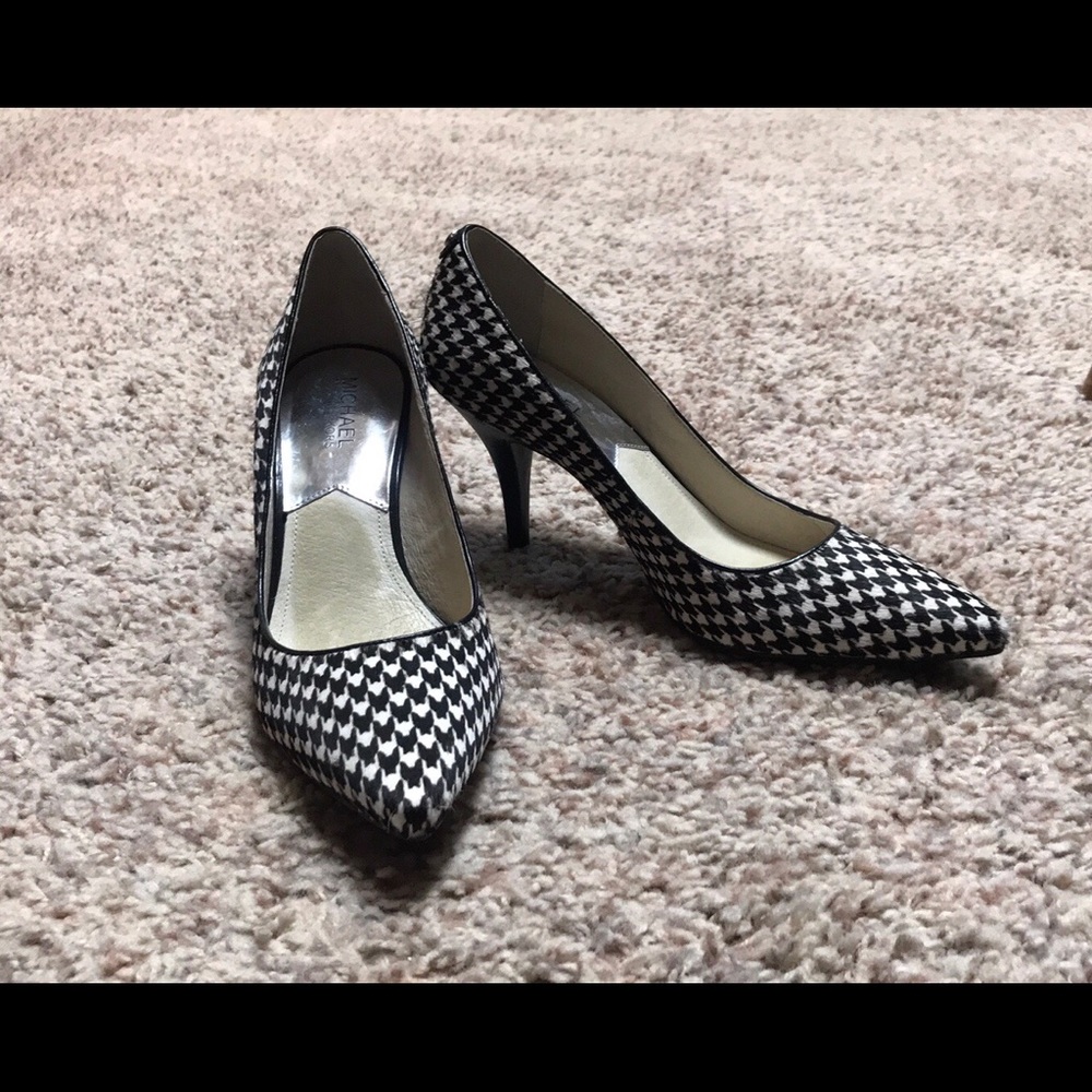 Michael Kors houndstooth pumps